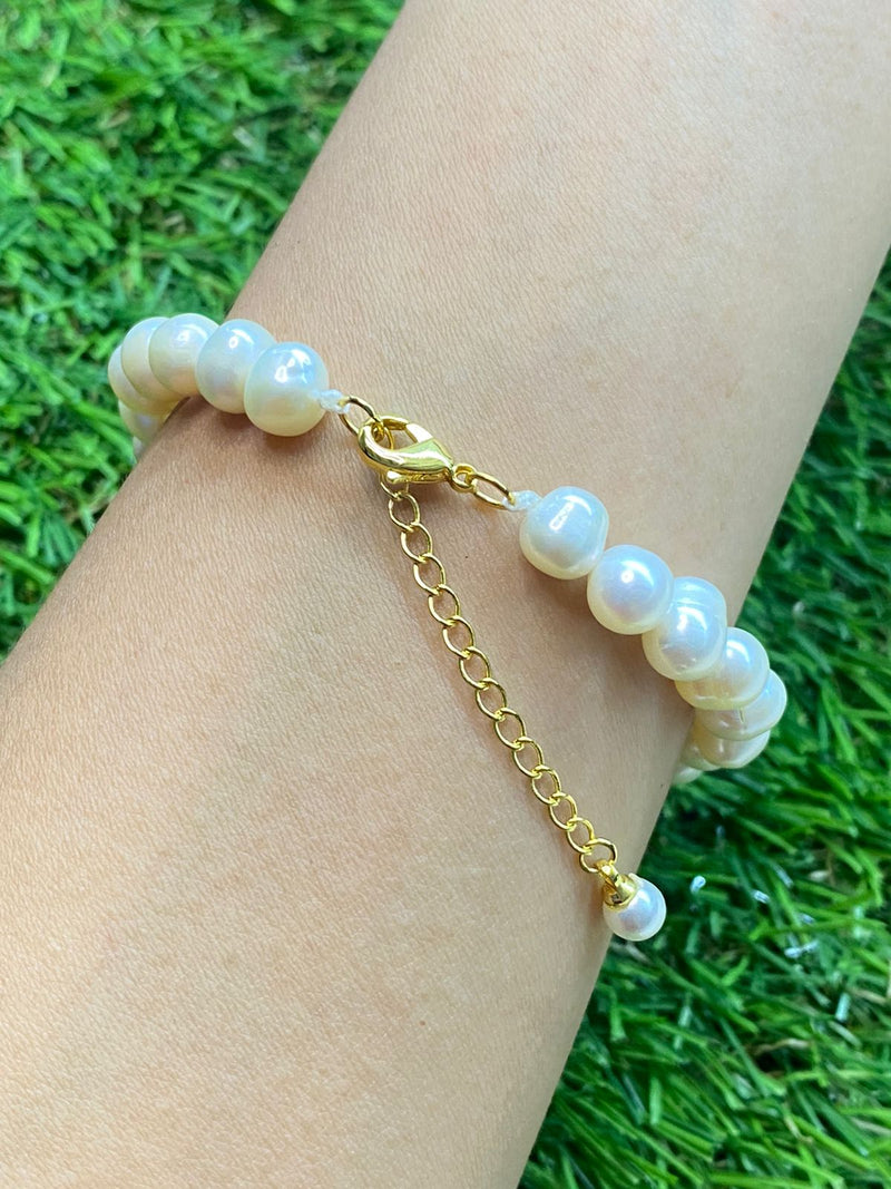 Fresh Water Pearls with 18K Real Gold Clover charm _ shell clover